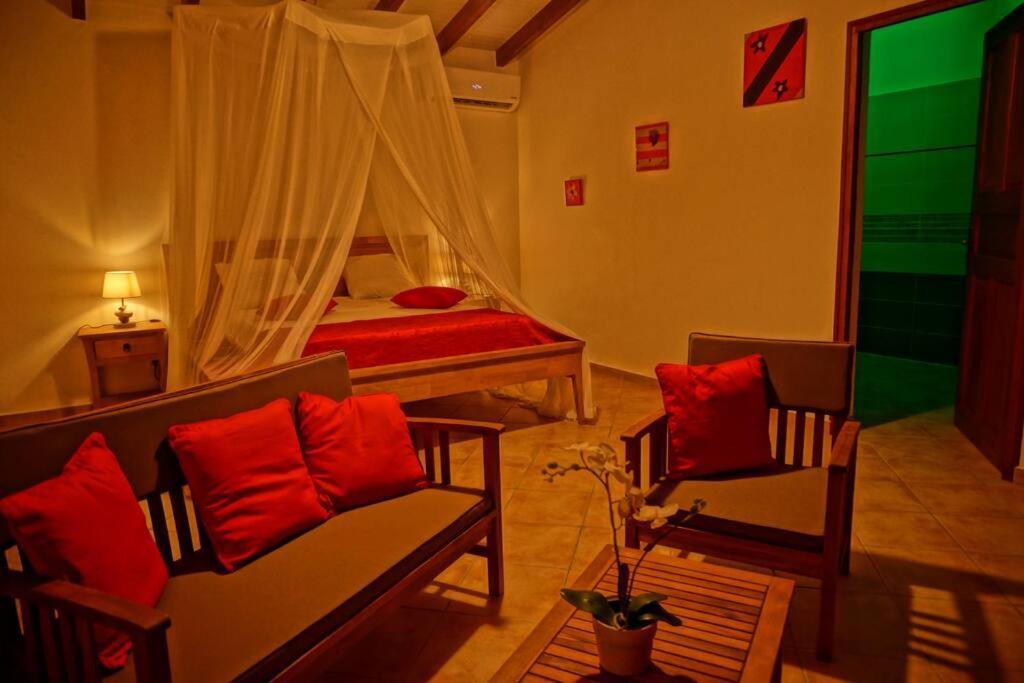 TI COIN RELAX bungalow vue mer piscine privée Saint-Francois  Esterno foto