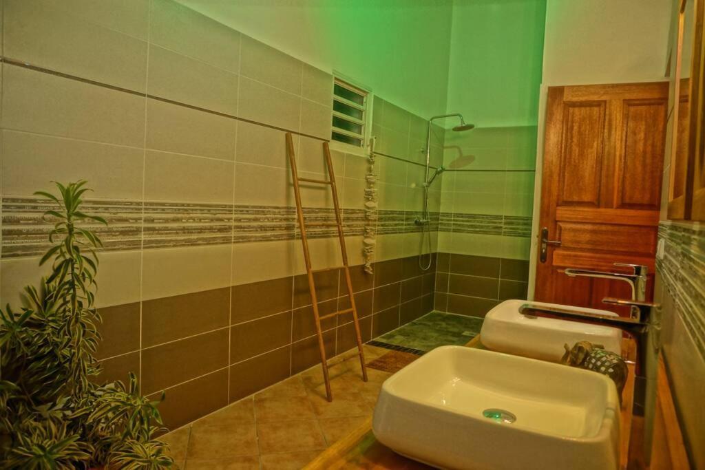 TI COIN RELAX bungalow vue mer piscine privée Saint-Francois  Esterno foto