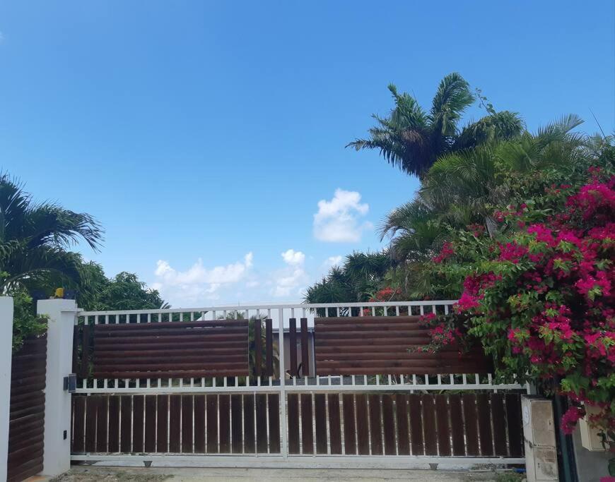 TI COIN RELAX bungalow vue mer piscine privée Saint-Francois  Esterno foto